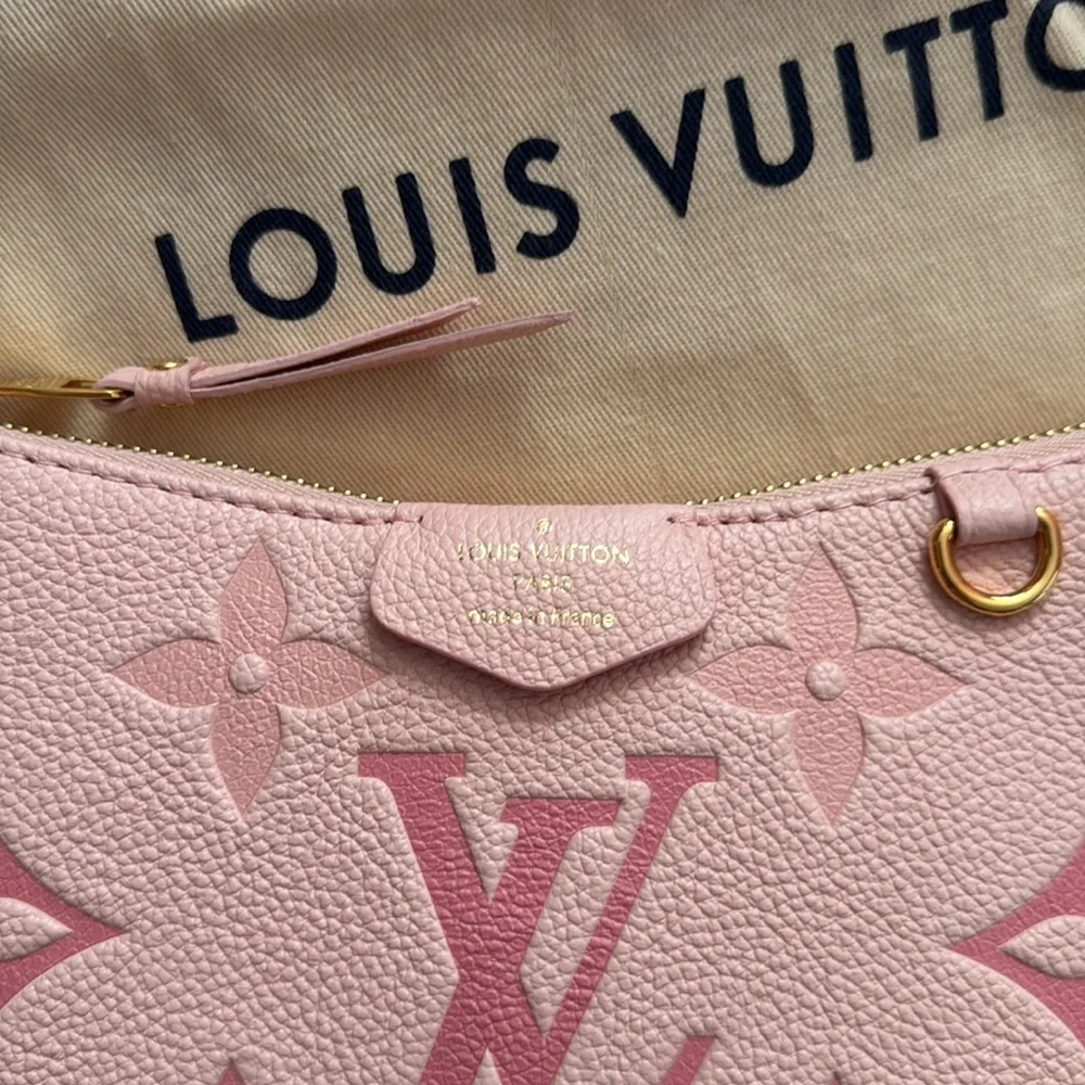 LOUIS VUITTON EASY POUCH ON STRAP OMBRÉ PINK - SUMMER BY THE POOL 2.0